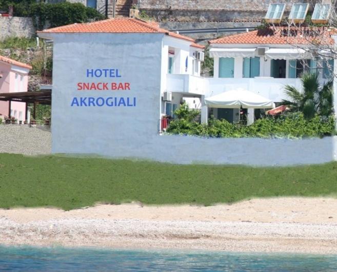 Akrogiali Hotel Plomari Eksteriør billede